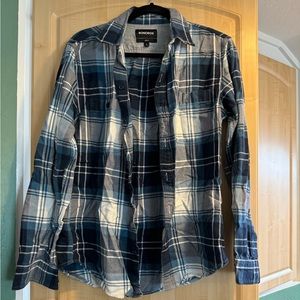 Men’s plaid flannel shirt